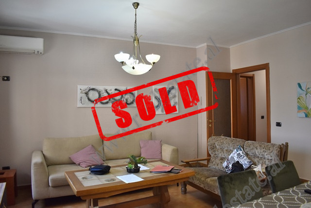 Apartament 2+1 per shitje ne rrugen Qemal Stafa, prane Prokurorise se Pergjithshme.
Apartamenti poz